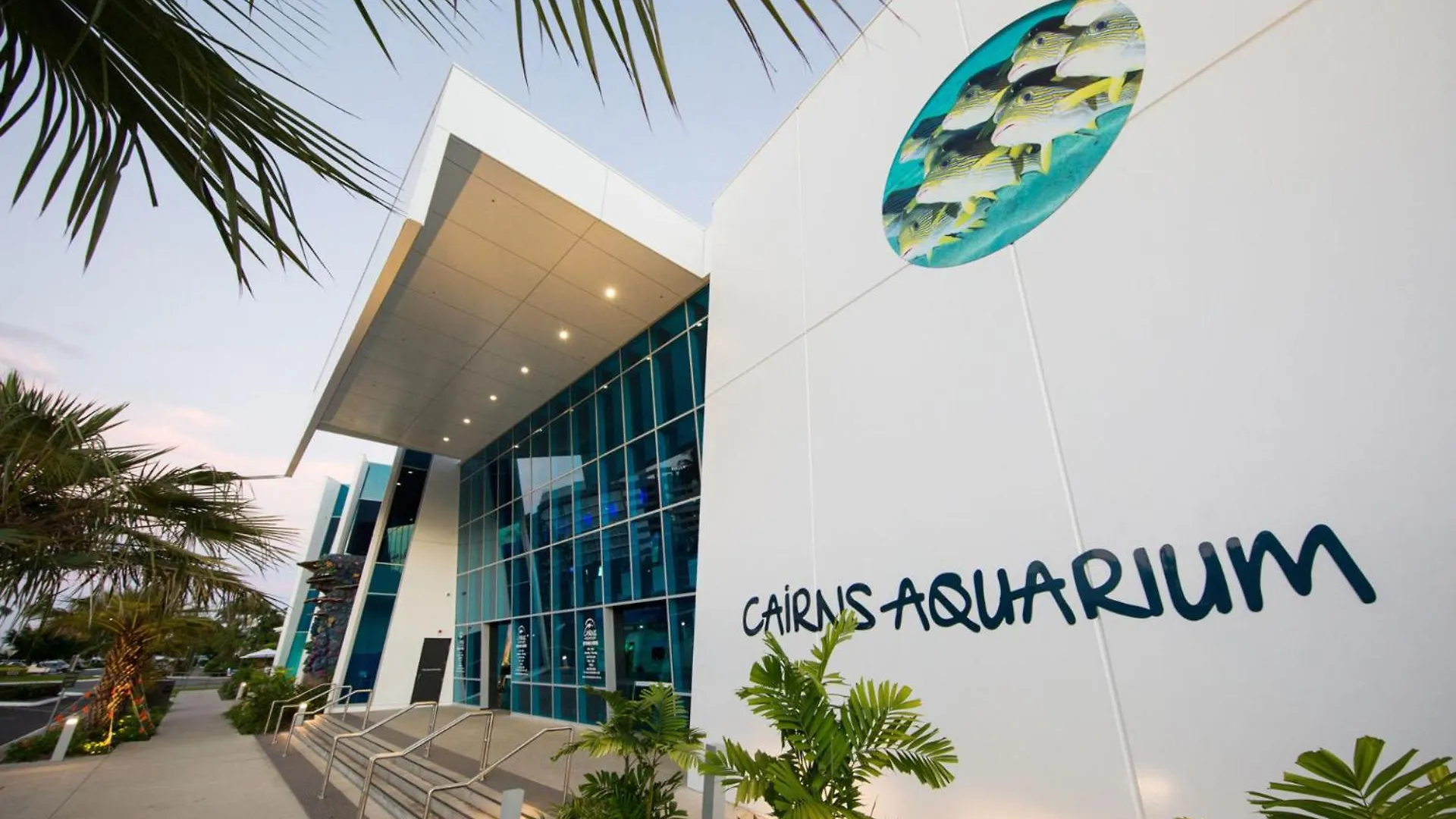 Stunning Coastal 3 Bedroom Apartment In Cairns Cbd אוסטרליה