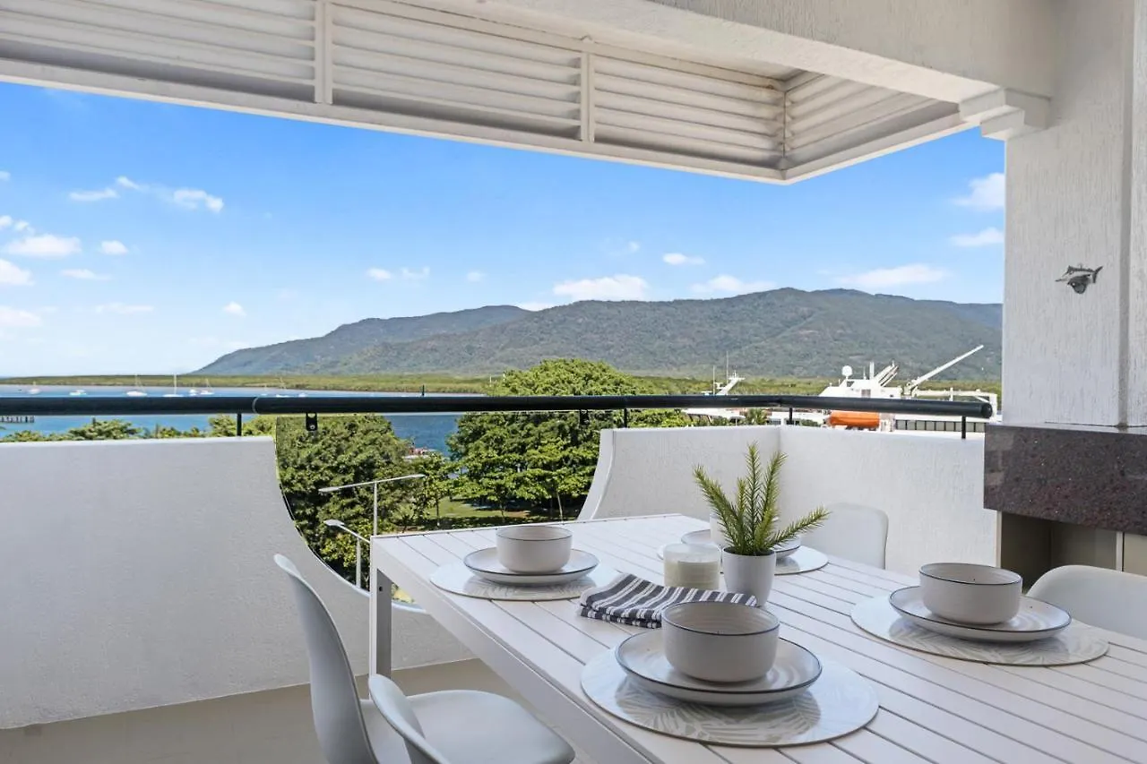 Stunning Coastal 3 Bedroom Apartment In Cairns Cbd 0*,  澳大利亚